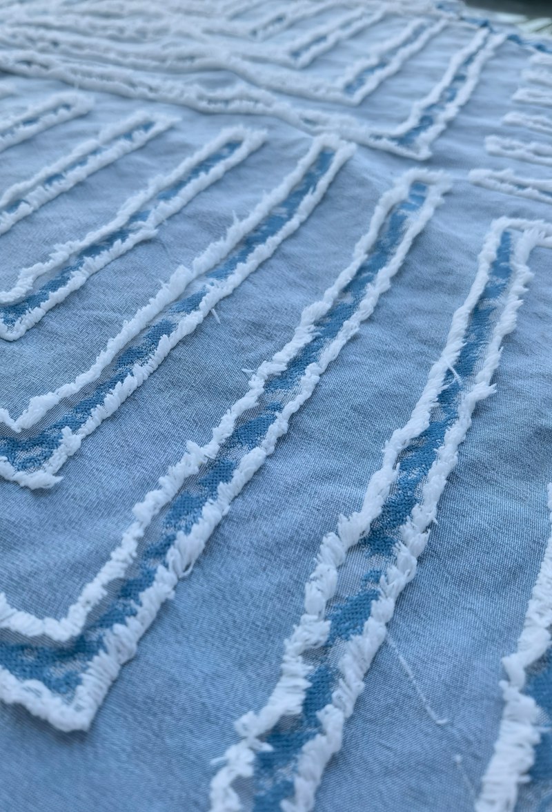 100% POLYESTER TUFTED FABRIC